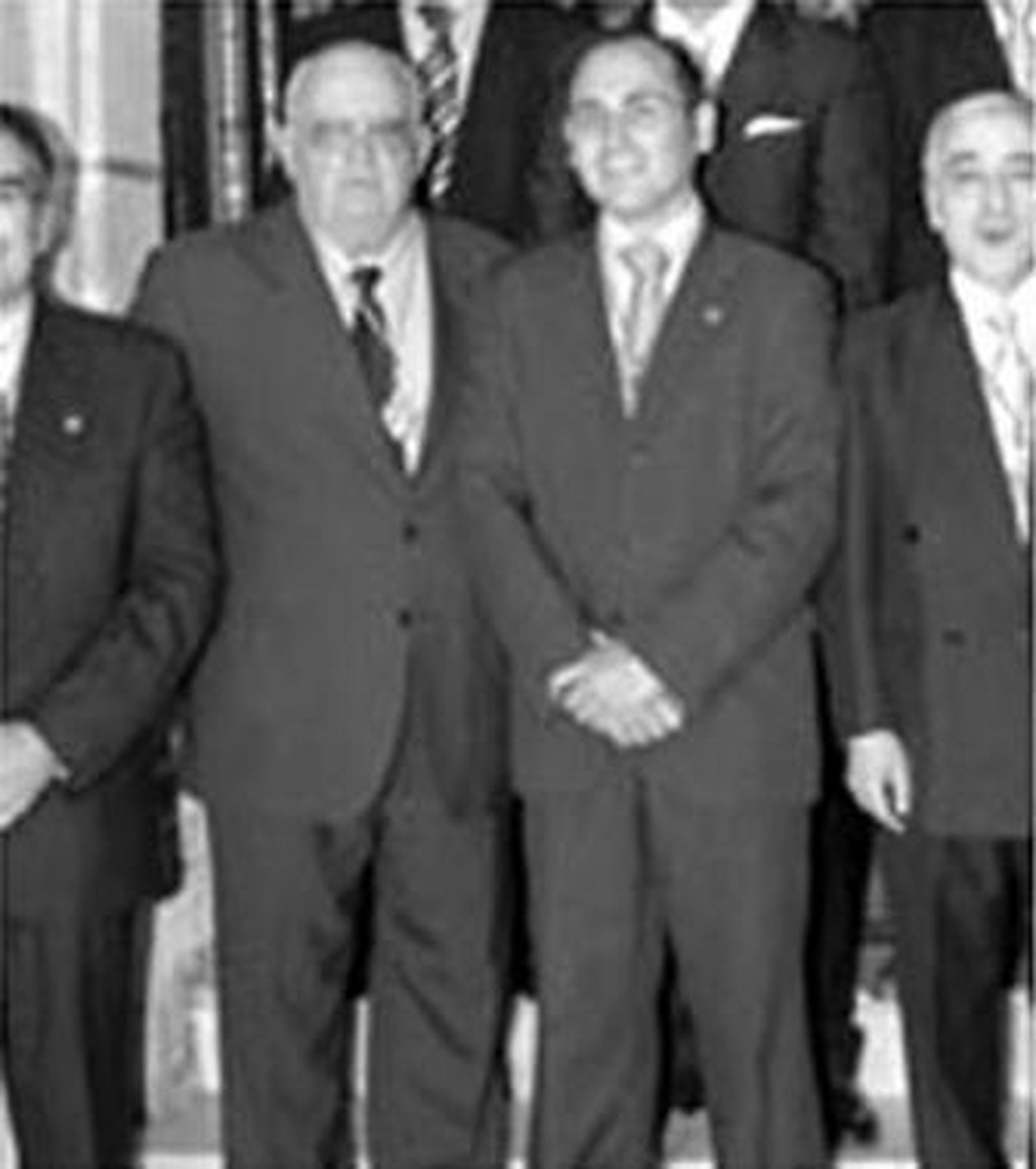 El padre Jero, junto al hermano mayor de La Yedra, José Carlos Morales.