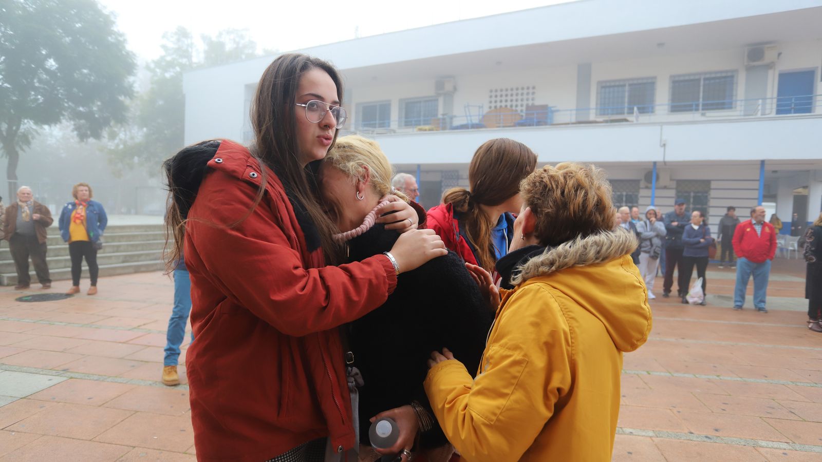 La hermana de Loli Bravo busca consuelo en una familiar.