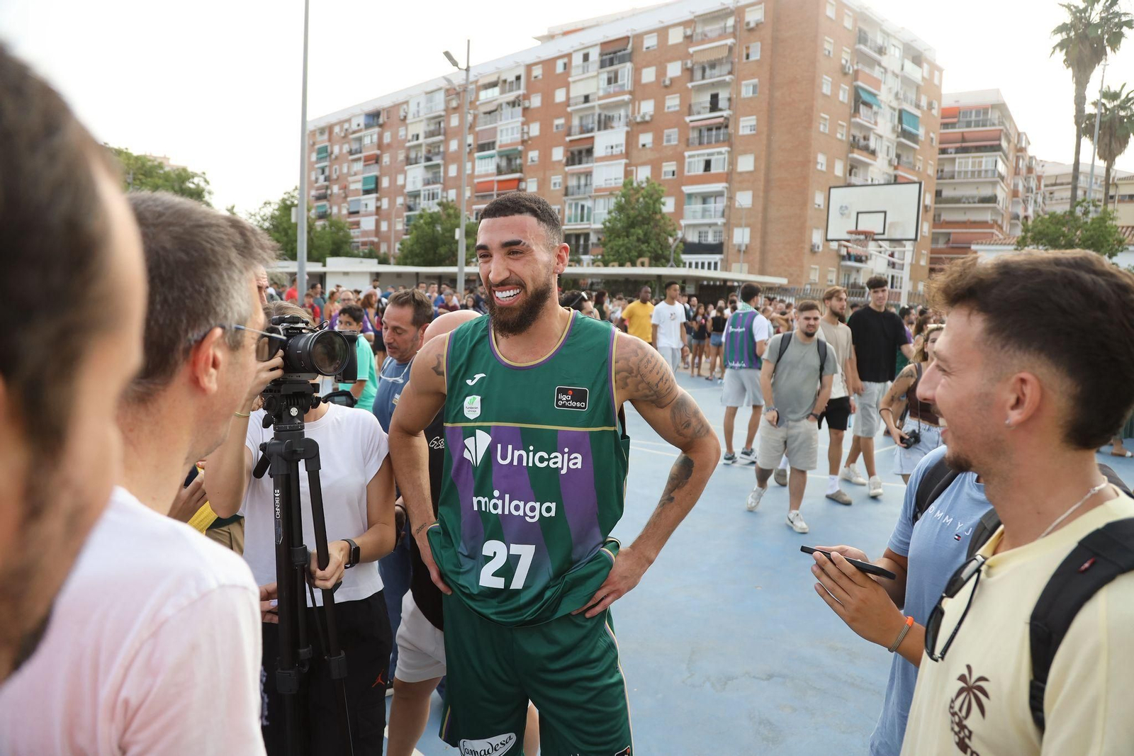 Las fotos de la espectacular presentación de Chris Duarte con el Unicaja en el Parque del Oeste