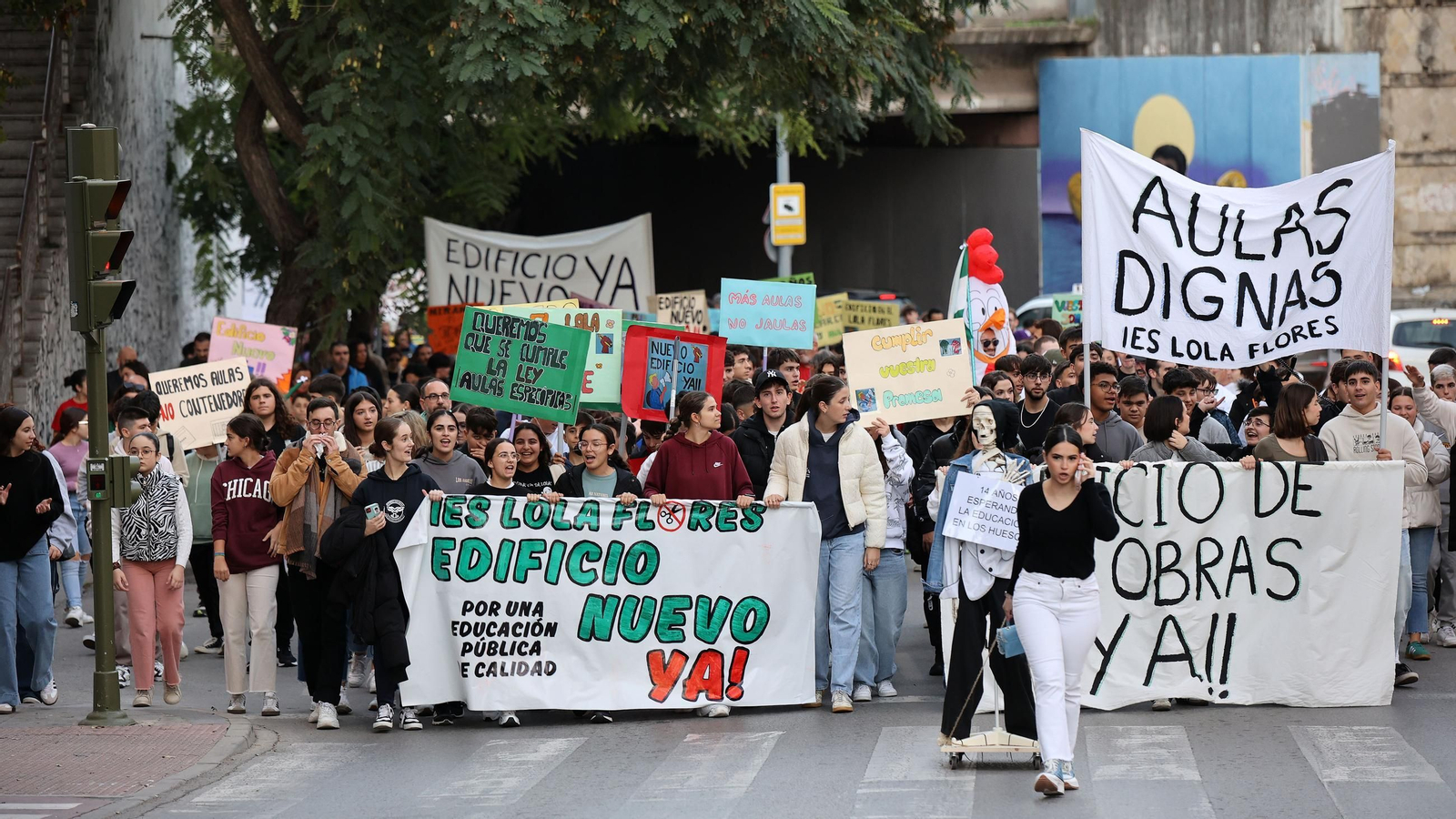 Imágenes de la manifestación del IES Lola Flores contra las prefabricadas en Jerez