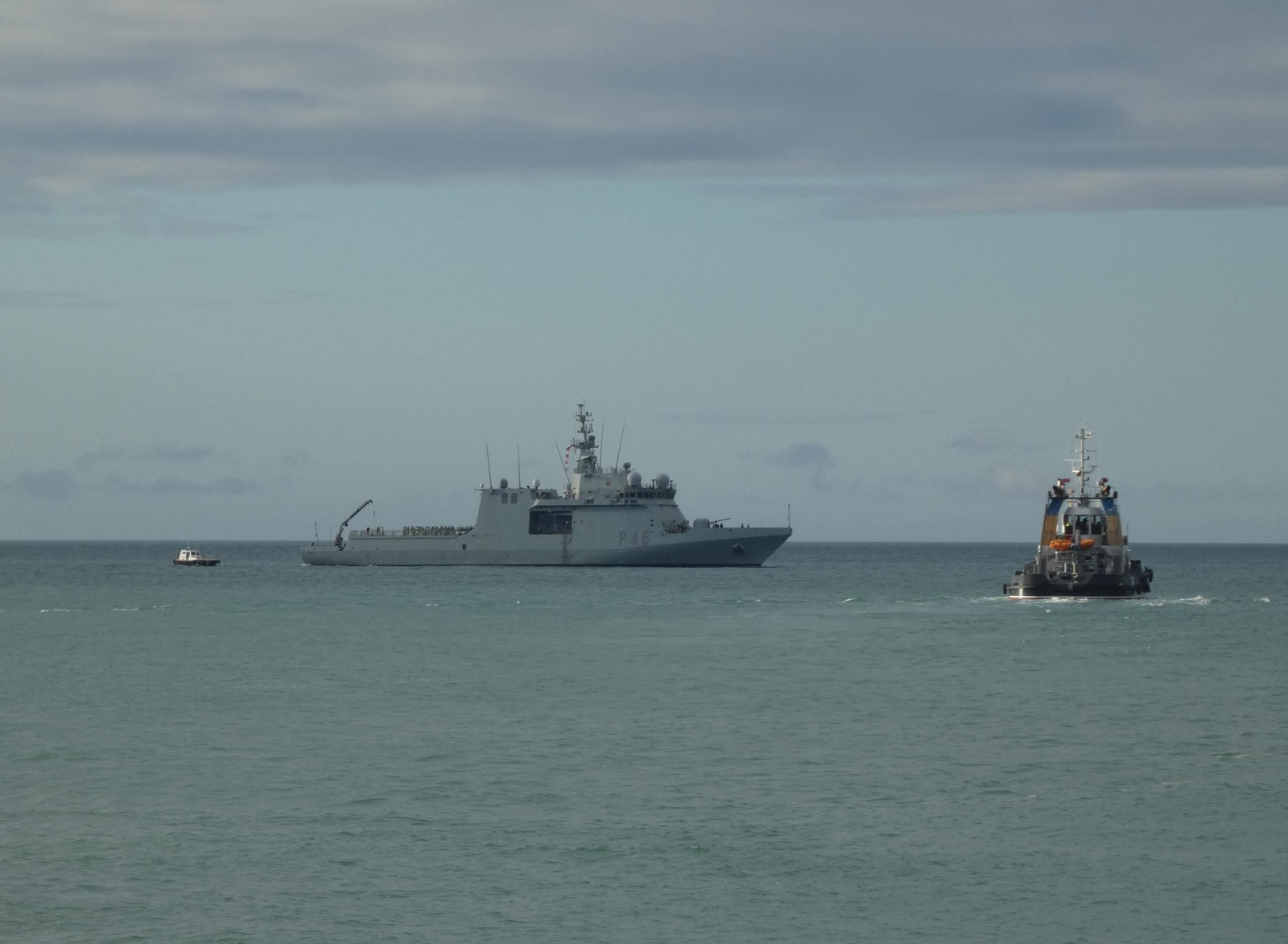 El desembarco de la Legión en el puerto de Málaga este Jueves Santo, en fotos