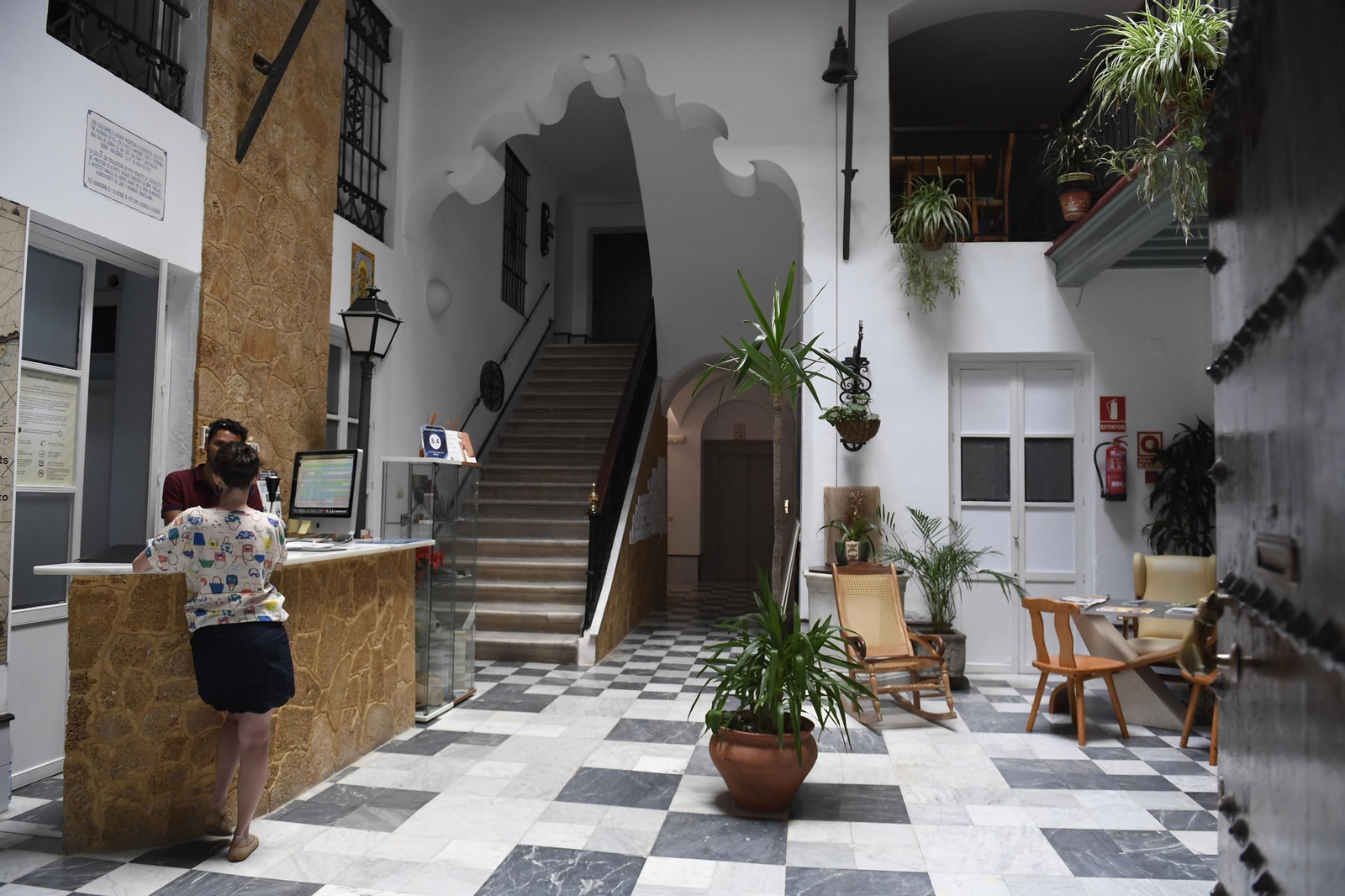 Al fondo de la recepción se observa el bonito arco de este edificio barroco.