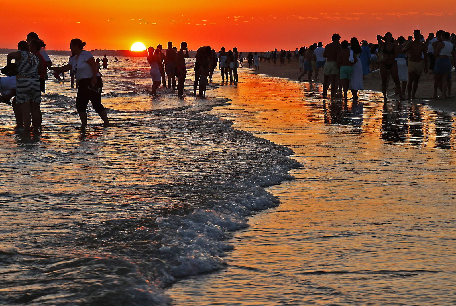 El mágico ocaso en las playas de Punta Umbría