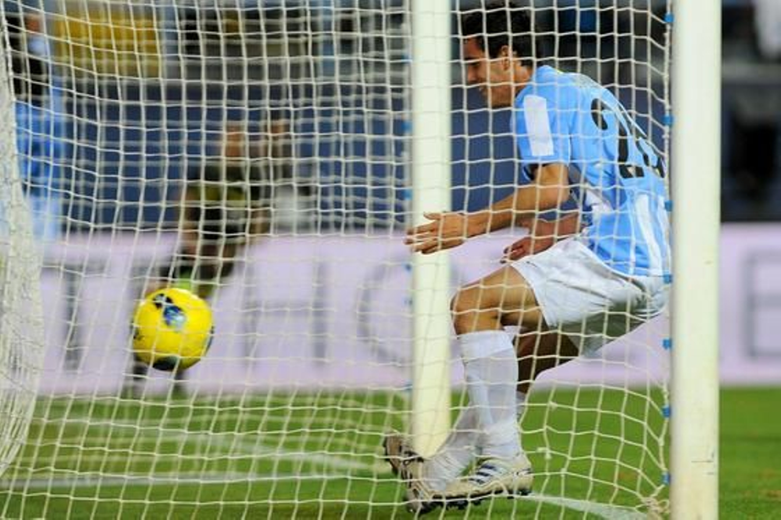 El gol de Juanmi puso las tablas a un partido donde el Málaga lo hizo y deshizo todo. 

Foto: AFP