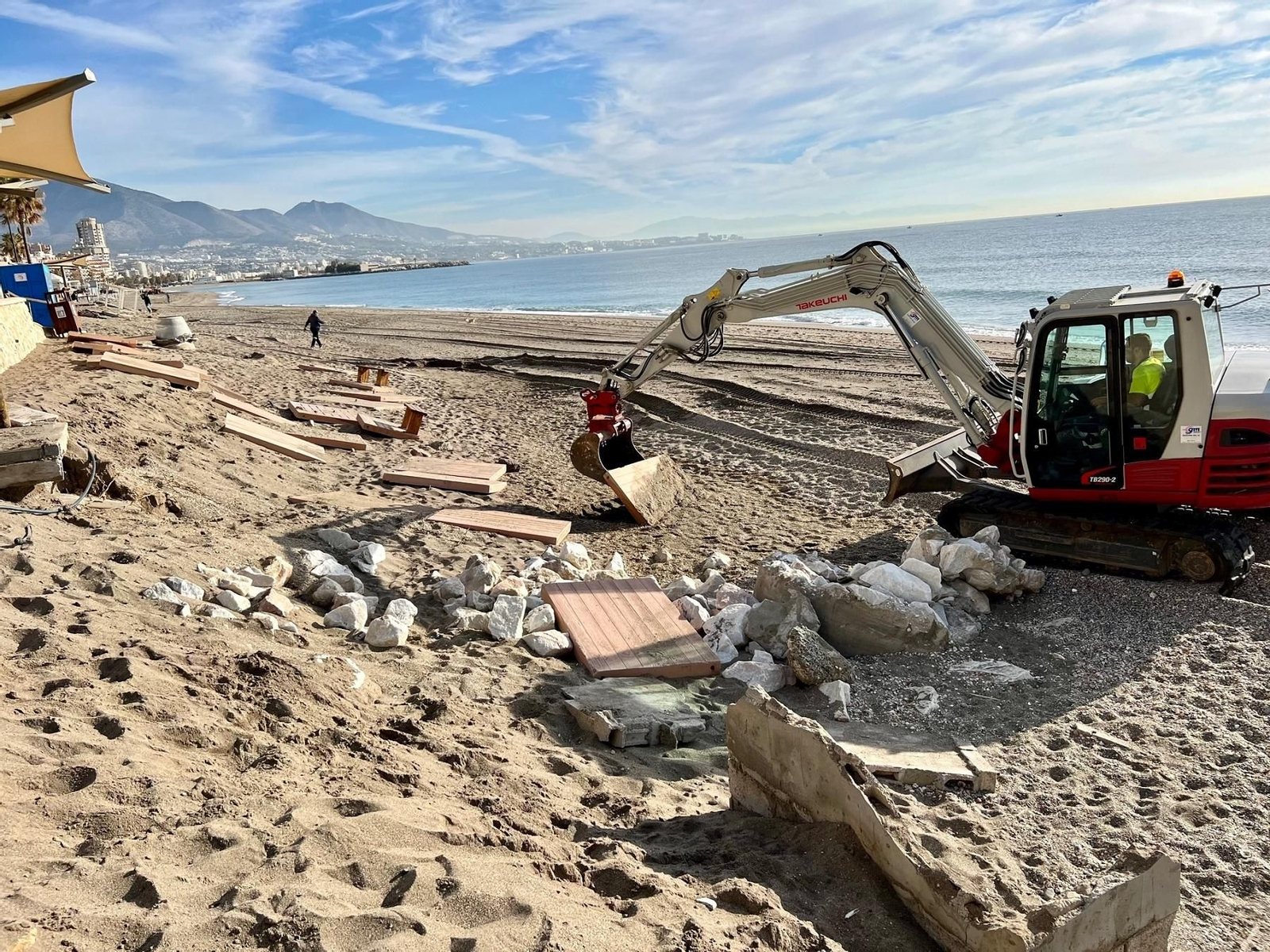 Las obras de emergencia que se están acometiendo en el litoral de Fuengirola.