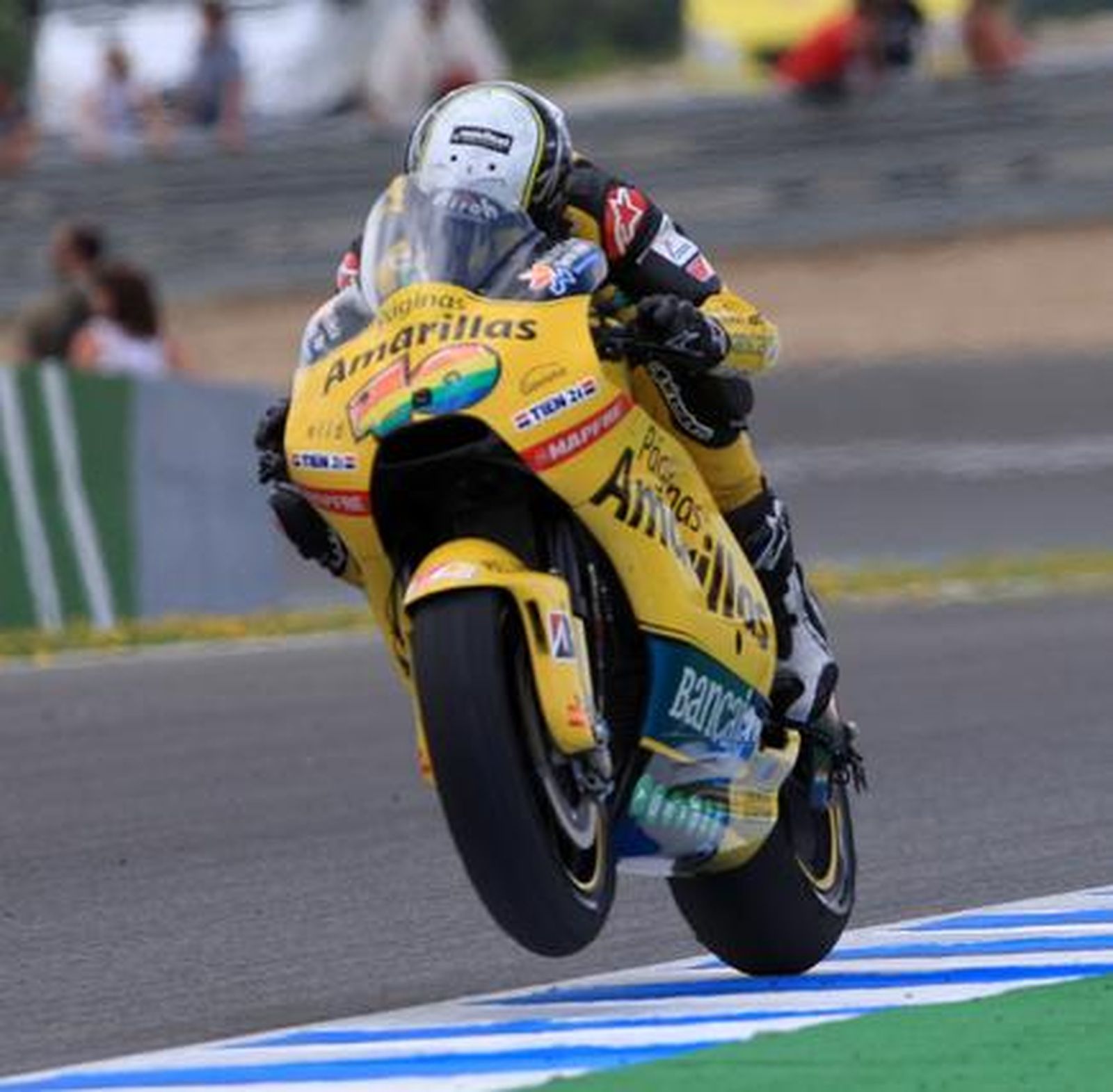 Pol Espargaró lidera el festival español en 125cc, secundado por Nico Terol y Esteve Rabat. 

Foto: Juan Carlos Toro y Manuel Aranda