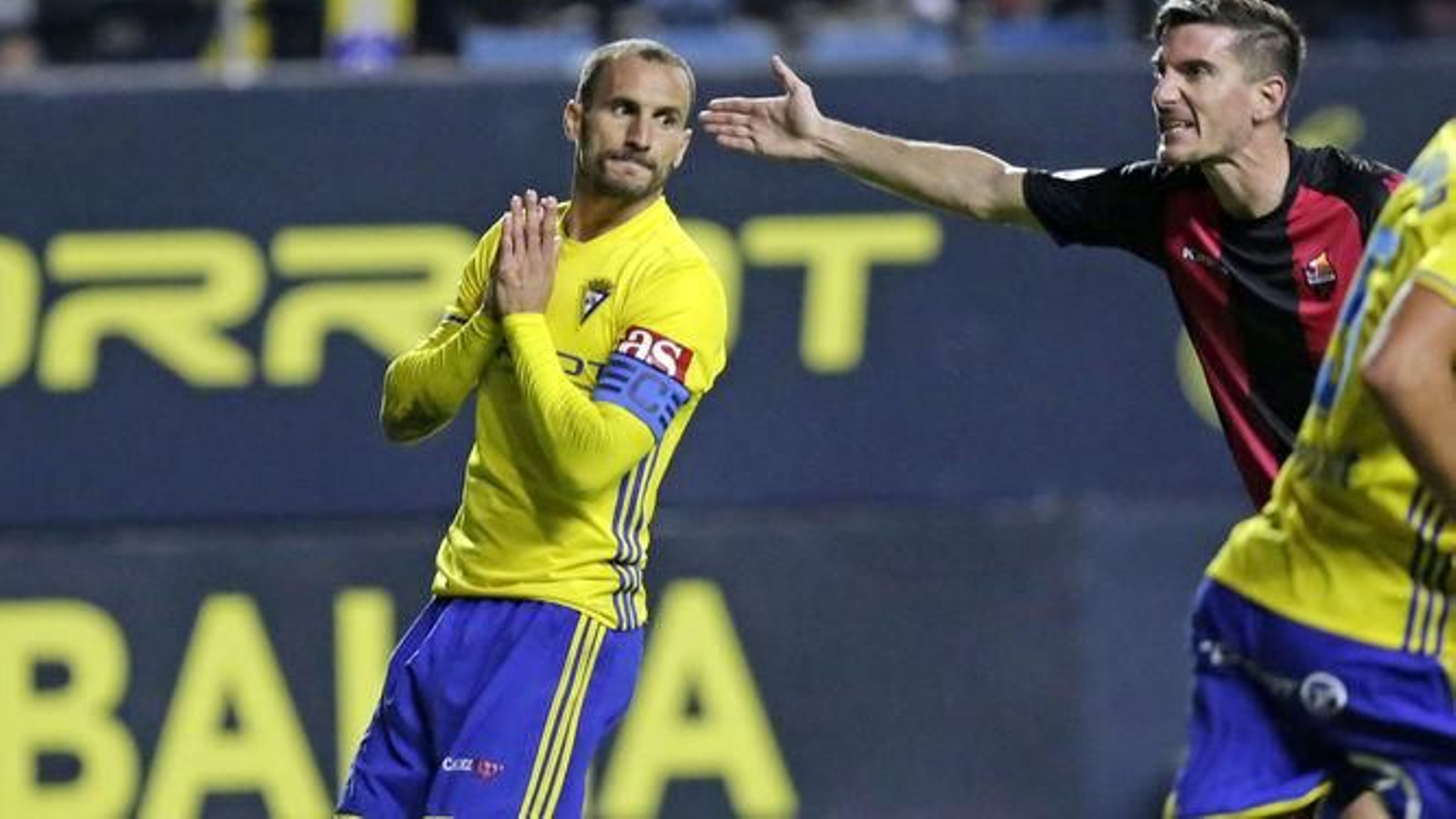 Servando apela a la fortaleza para salir a flote.