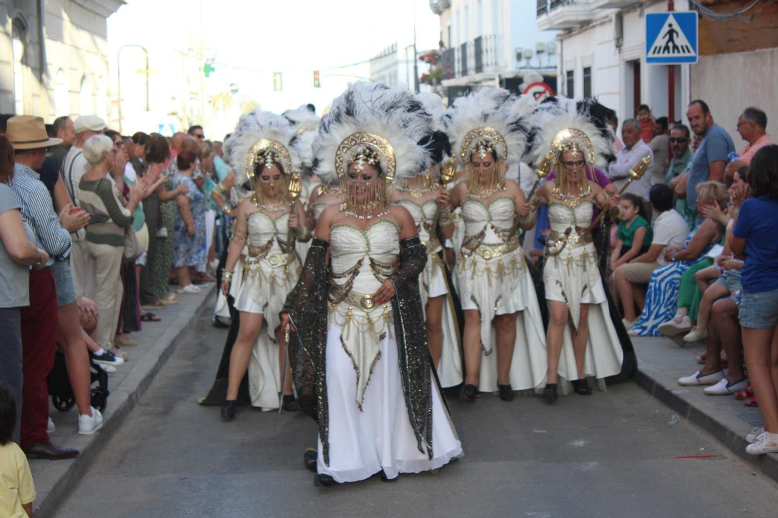 El desfile de Moros y Cristianos de Vera, en imágenes