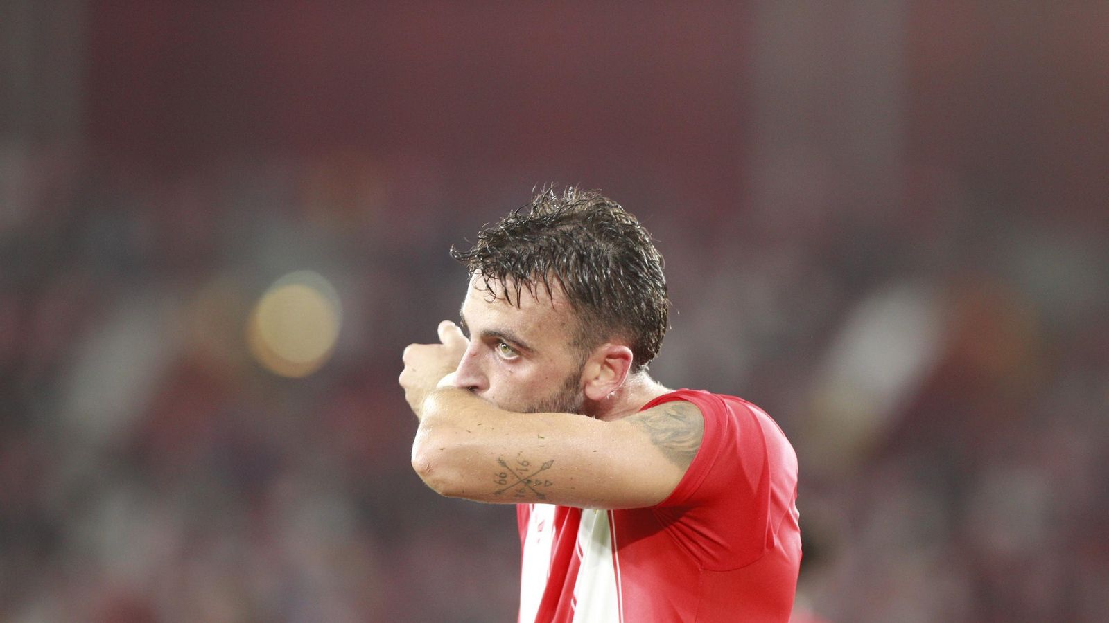 El lateral valenciano celebra su tanto contra el Real Sporting.