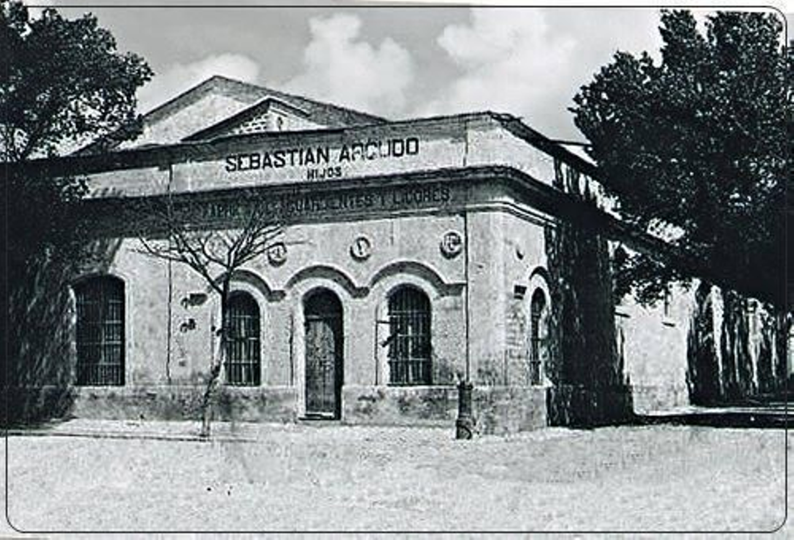 Familia bodeguera jerezanaBODEGAS ARGUDO