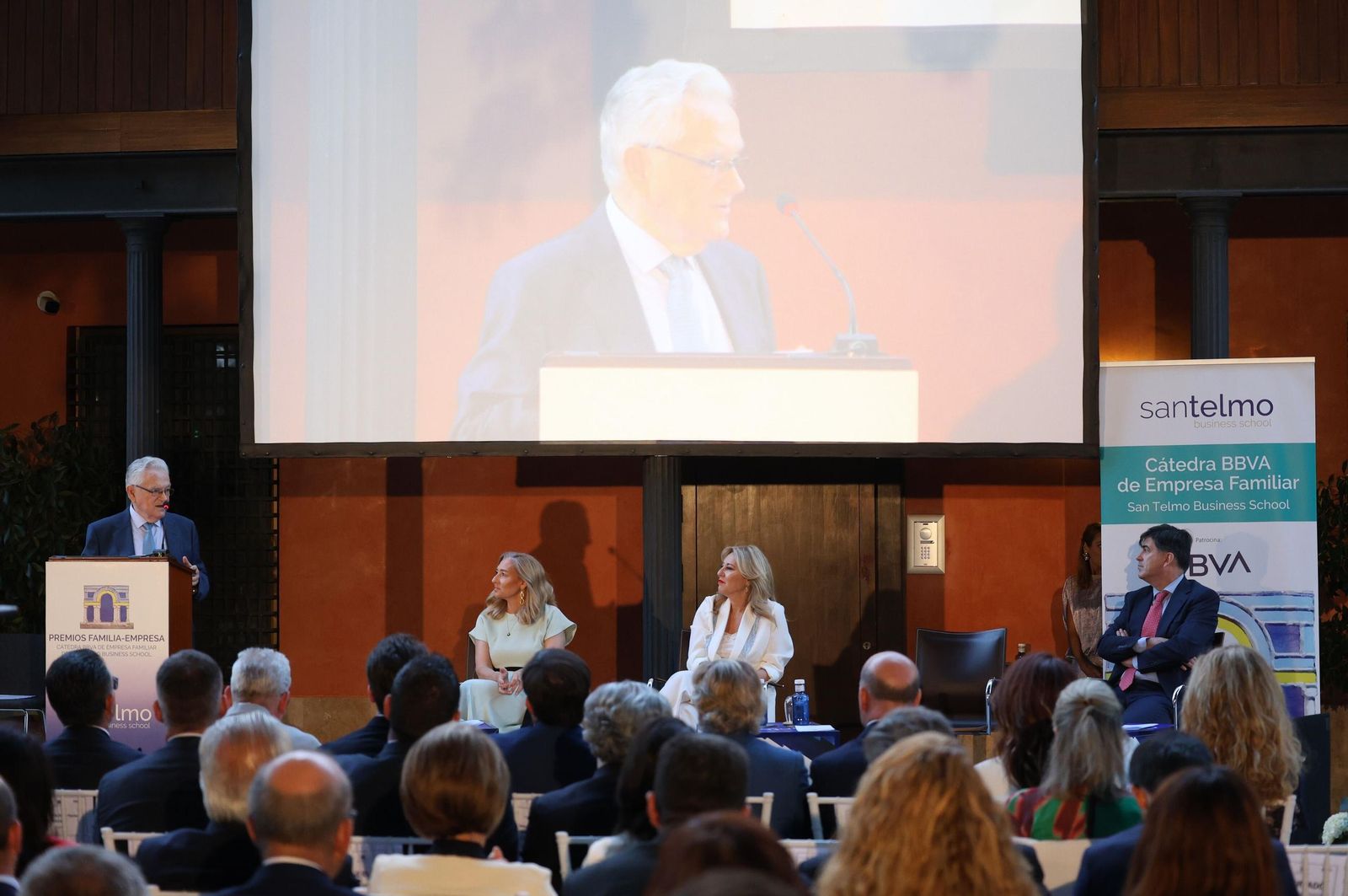 La entrega de los premios Familia Empresa 2025 de la San Telmo Business School, en fotos