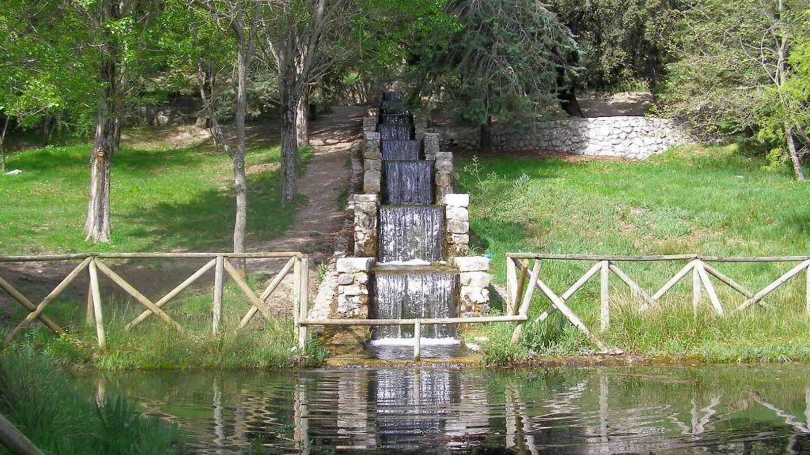 El área recreativa de La Fuenmayor es una de las visitas obligadas en Torres. El área recreativa de La Fuenmayor es una de las visitas obligadas en Torres.