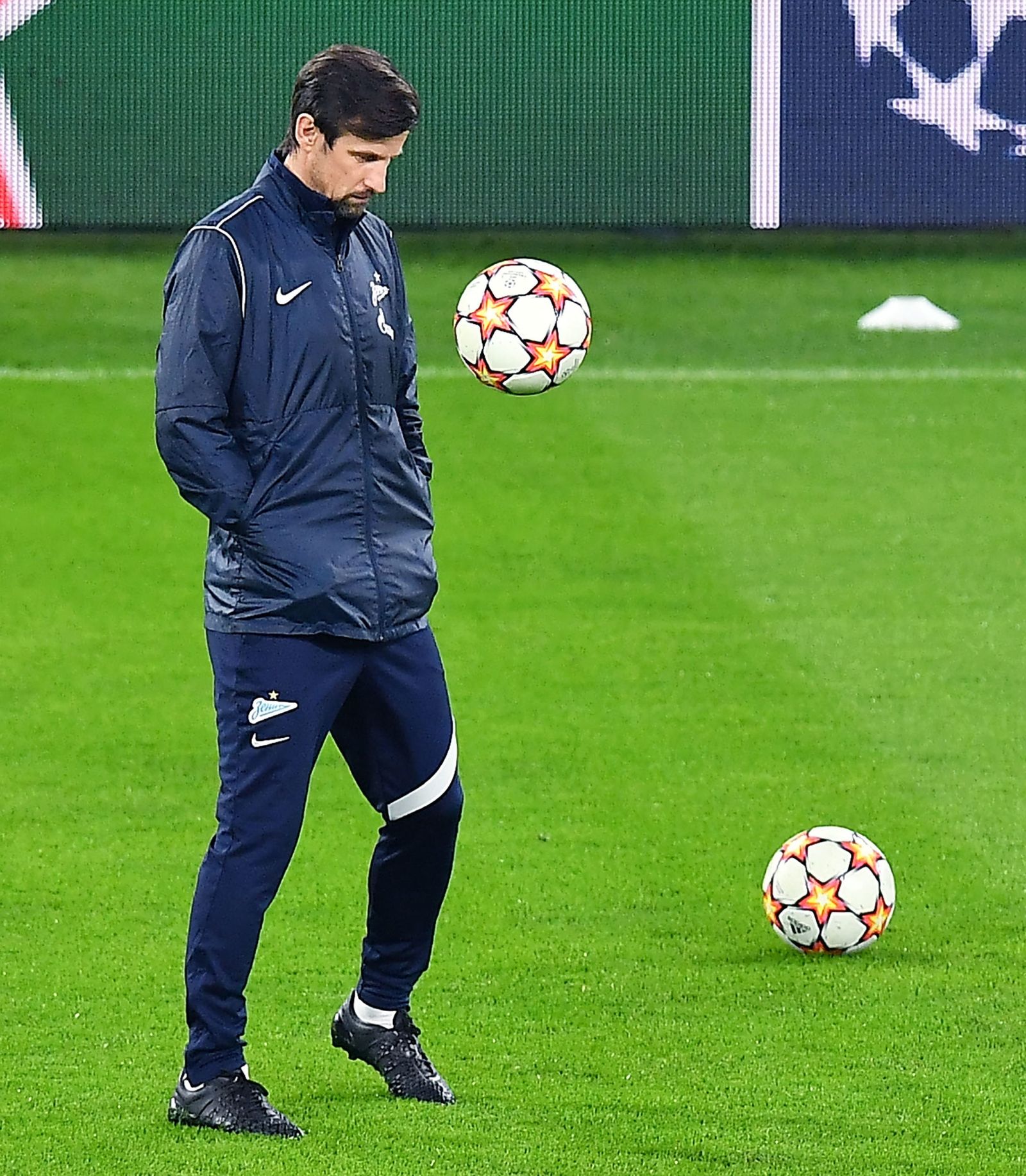 El entrenador del Zenit, Semak, en un entrenamiento con el Zenit.