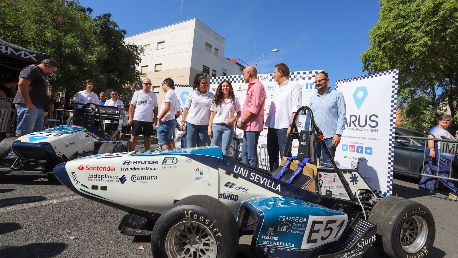 Un momento de la exhibición del equipo de Fórmula Student de la Universidad de Sevilla.