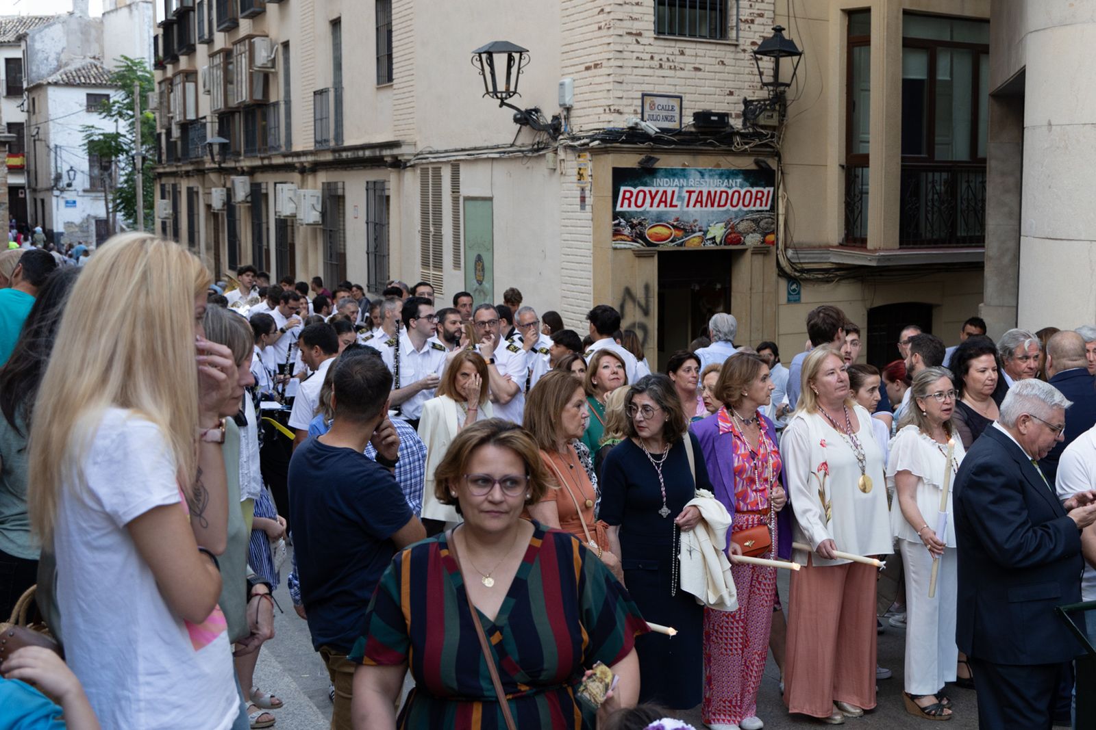 Así ha procesionado la Virgen de la Capilla por Jaén en su día grande.