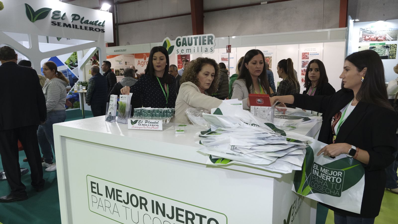 Imágenes del primer día de Expolevante Níjar.