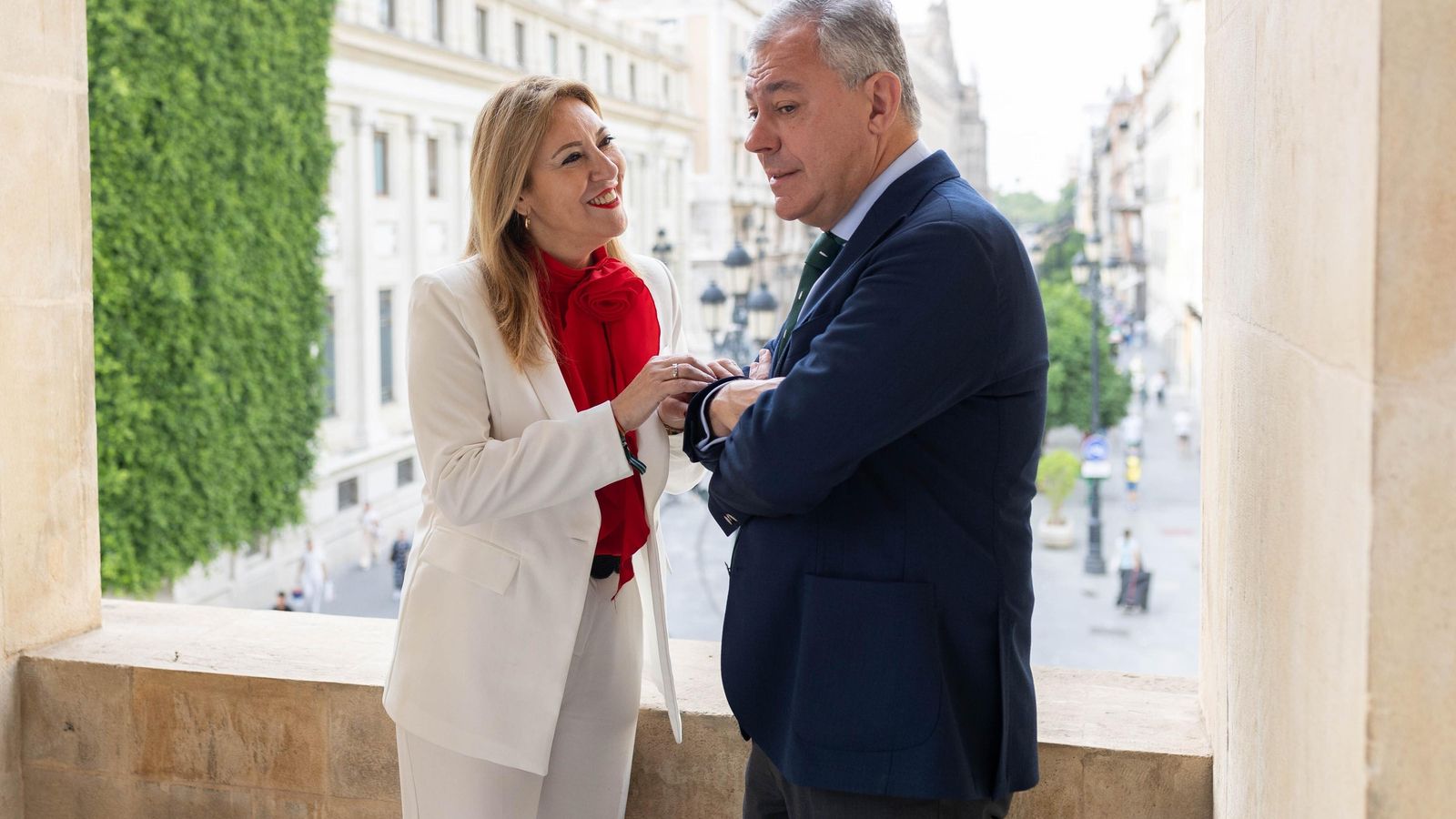 España y Sanz en la Casa Consistorial.