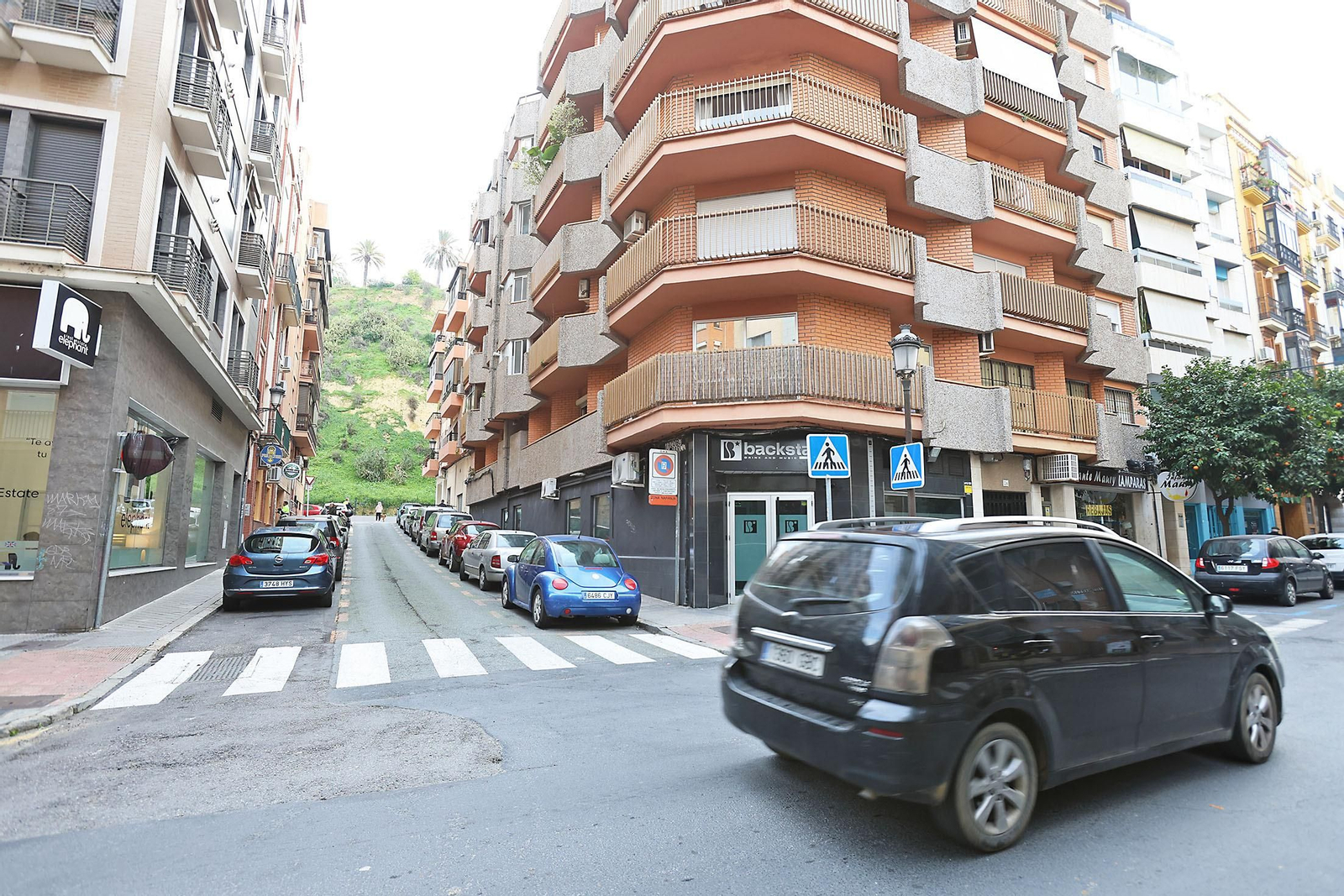 Imágenes de la primera fase del cambio de sentido de nueve calles de Huelva