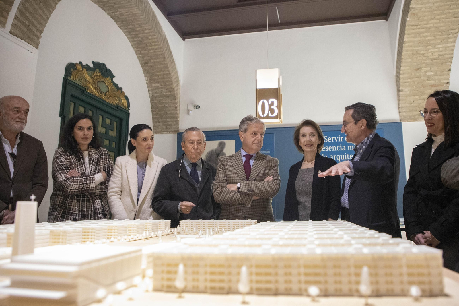 La exposición sobre la obra pública del arquitecto cordobés Rafael de La-Hoz, en imágenes
