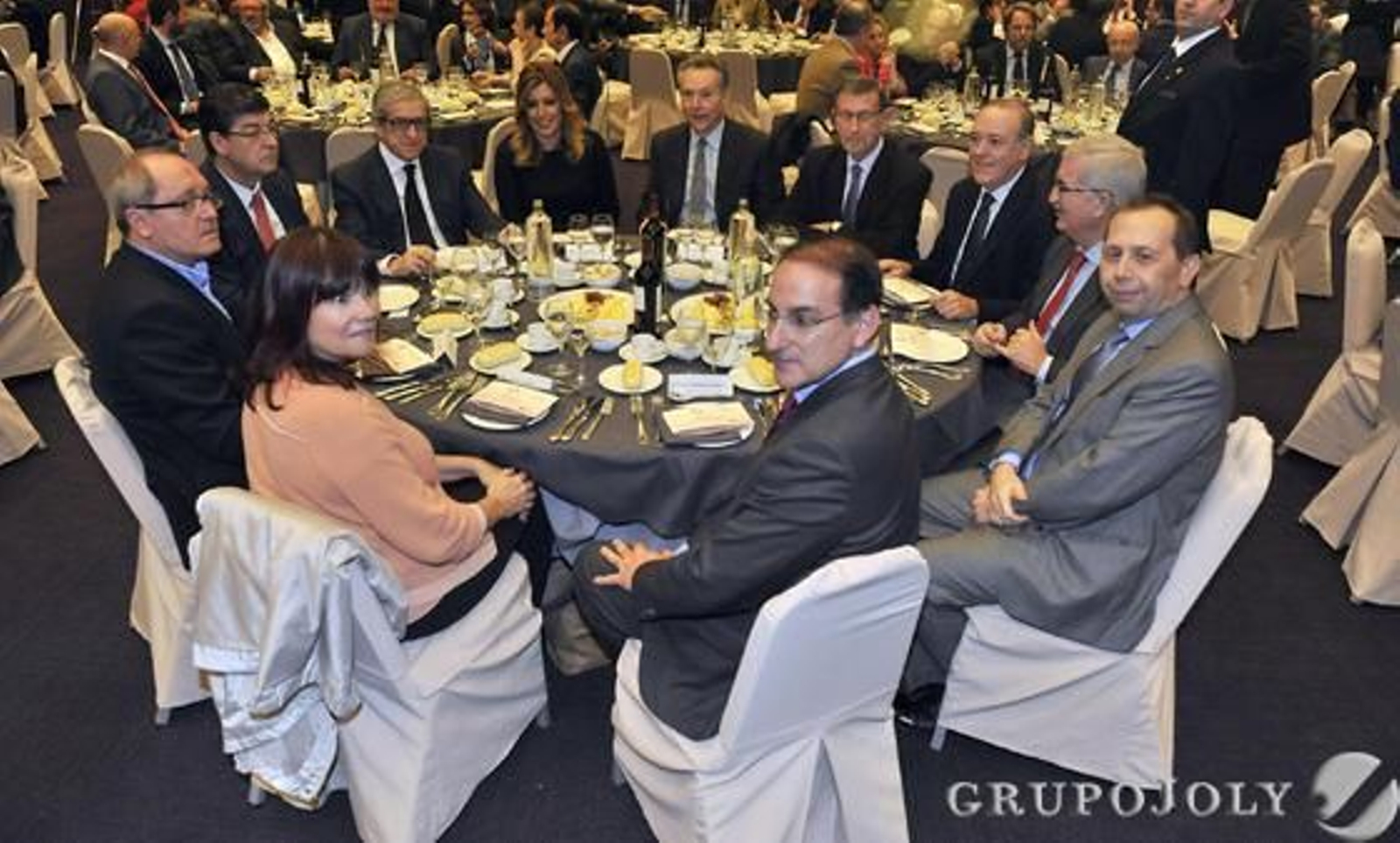 Micaela Navarro, Juan Cornejo, Diego Valderas; Braulio Medel, Susana Díaz, José Joly, Manuel Gracia, Manuel Atencia, José Manuel Jiménez Barrios, José Antonio Carrizosa y Javier González de Lara.

Foto: Belén Vargas/ Juan Carlos Vázquez