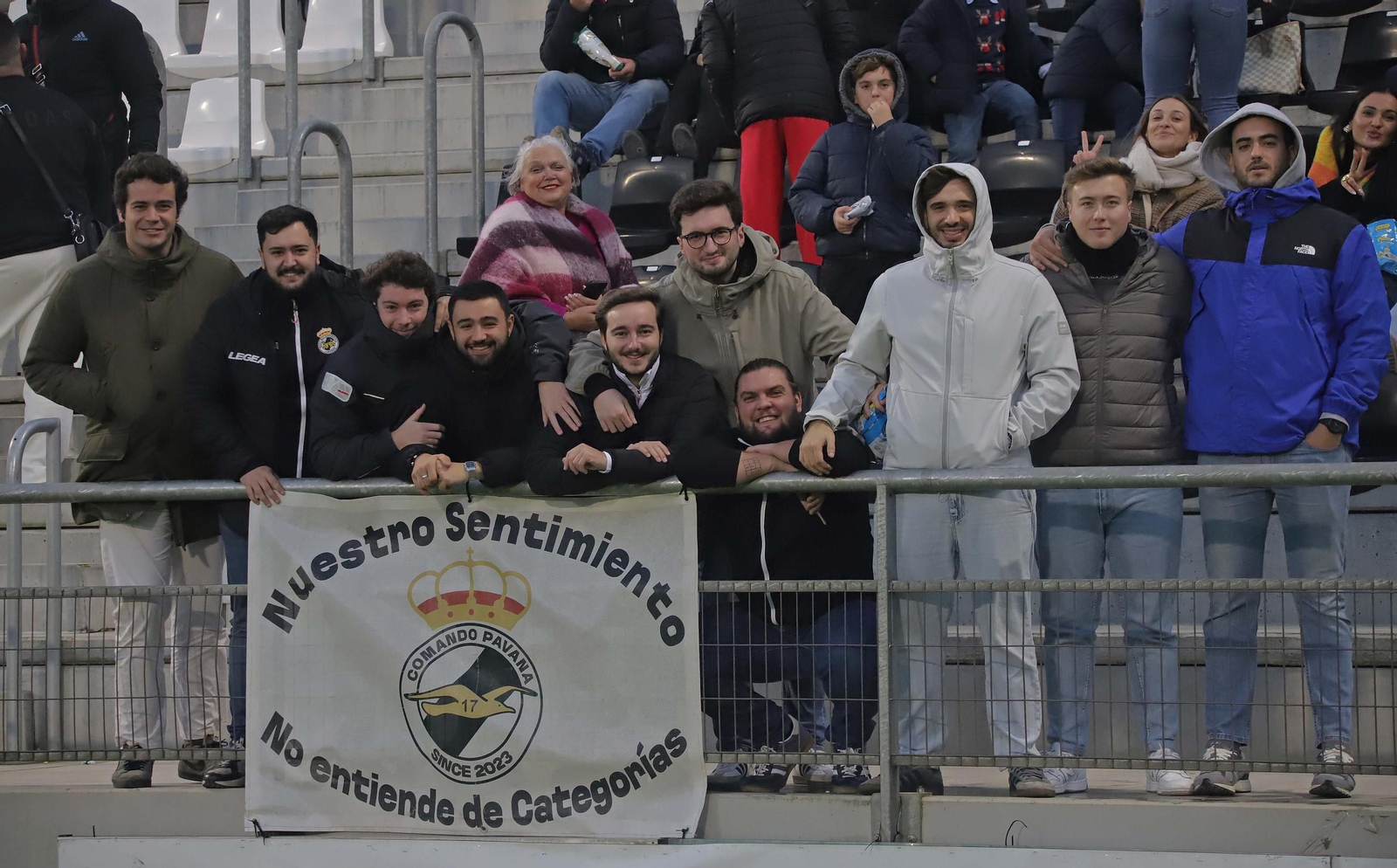 Búscate en el Ciudad de La Línea durante el Balona - Dos Hermanas de Tercera Federación