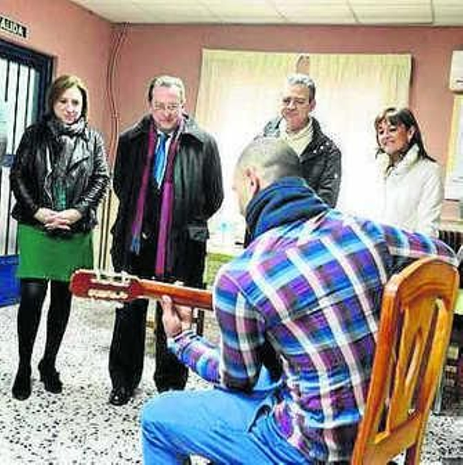 Emilio de Llera visitó ayer el centro.