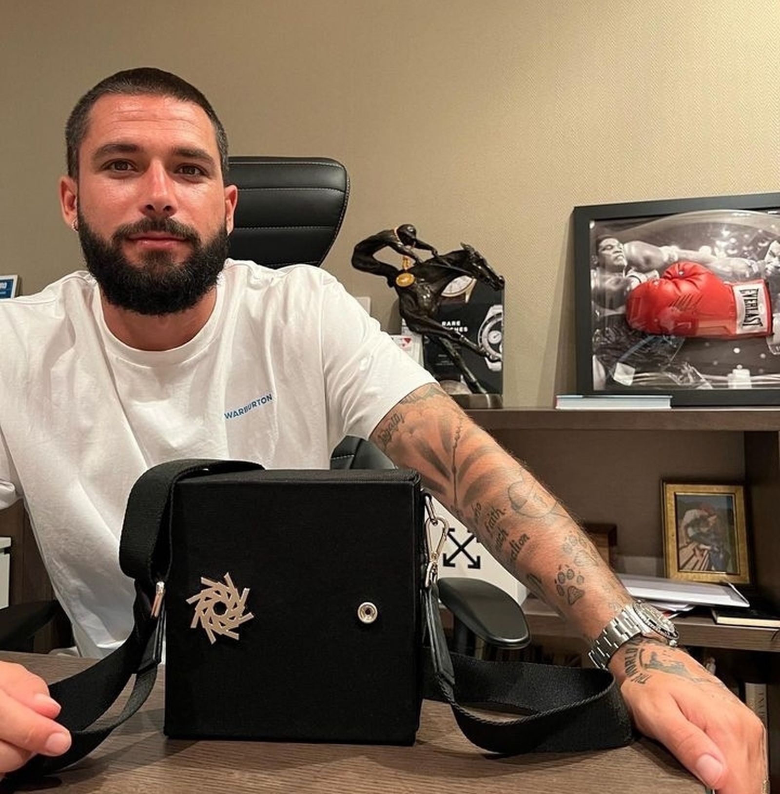 Jota Peleteiro ha declarado a los cuatro vientos su amor por Miriam Ruiz.