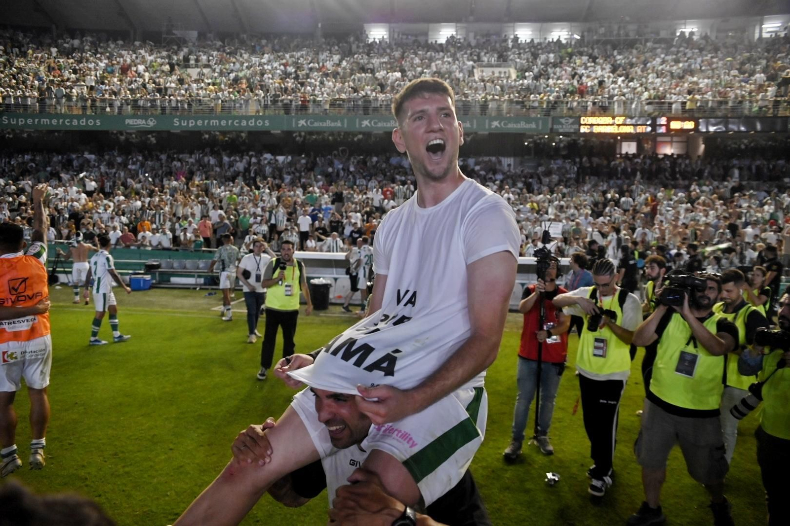 ¡El Córdoba CF celebra a lo grande su ascenso a Segunda División!