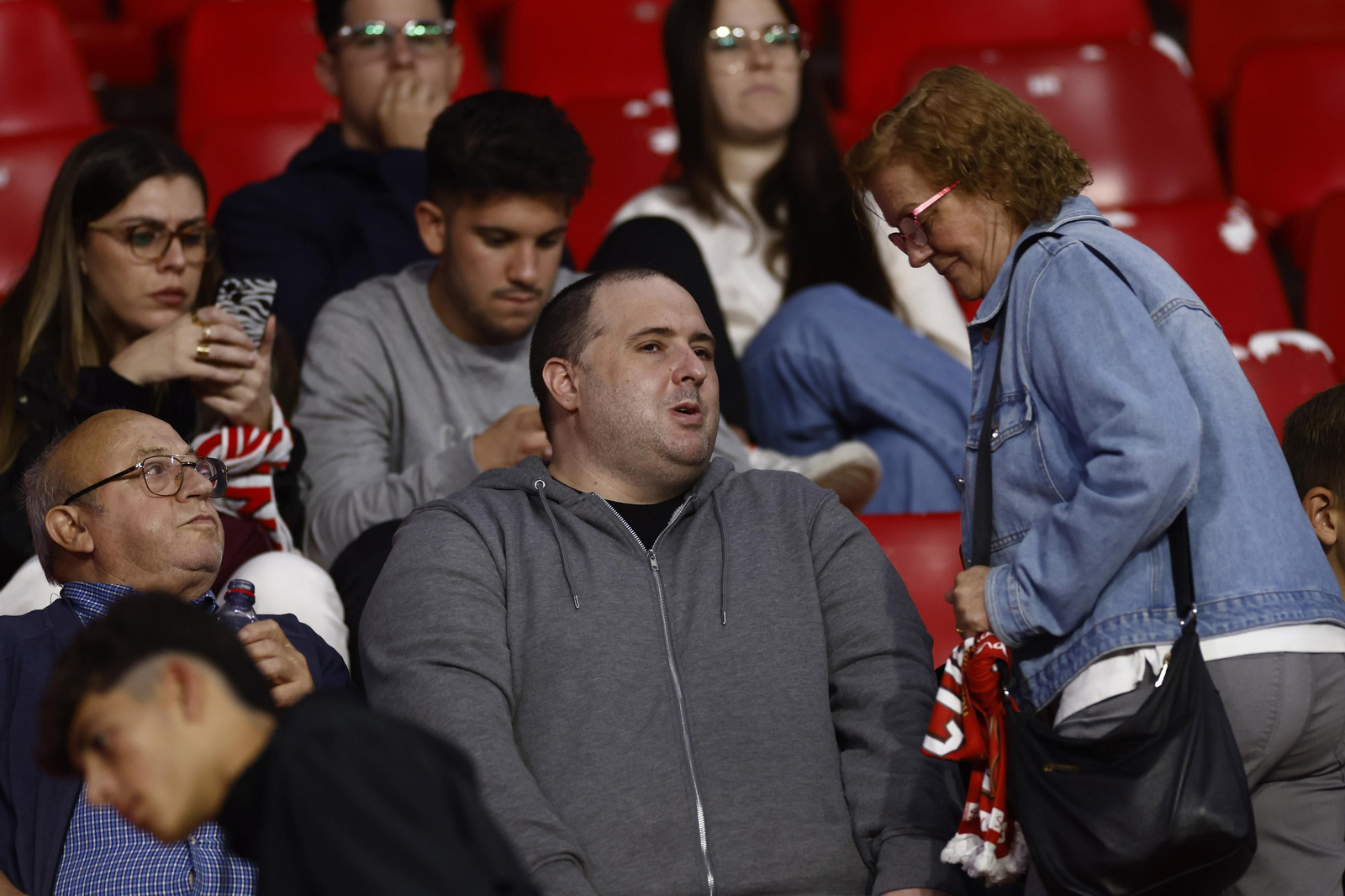 Búscate en las fotos del Sevilla FC-Real Sociedad