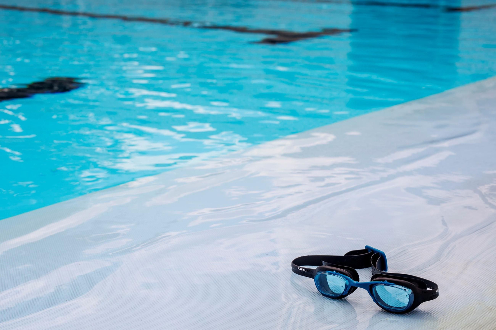 Imagen de archivo de una piscina.