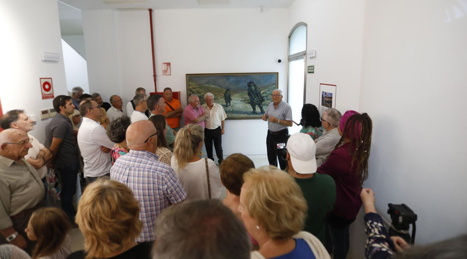 Fotos de la exposición de acuarelas y dibujos de Antonio Torremocha en La Línea