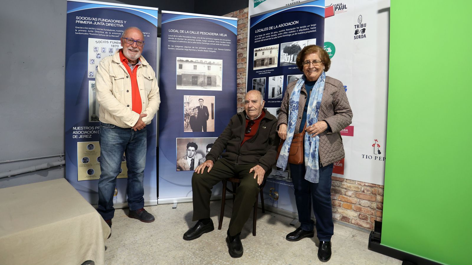 Pedro Jesús Vega, junto a Luis Perea y Soledad Oliva, otros fundadores.
