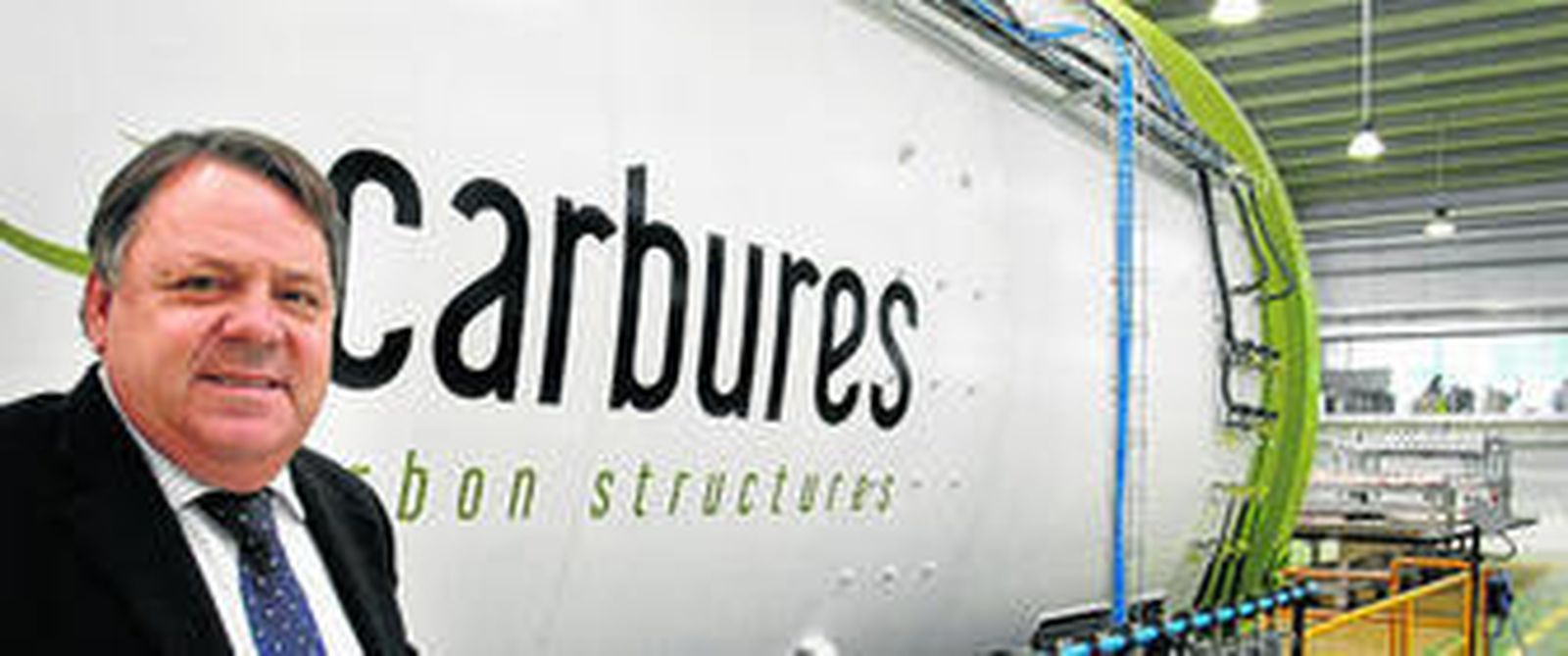 El nuevo consejero delegado del fabricante de piezas de fibra de carbono, ayer en la planta de Carbures junto al aeropuerto de Jerez.