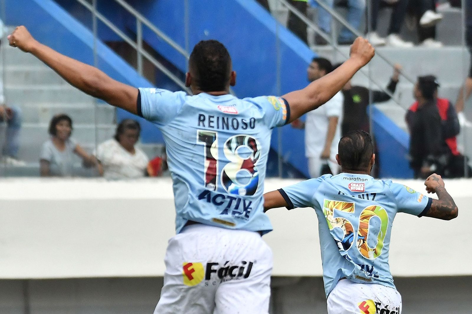 La camiseta homenaje a 'Dragon Ball'  y Toriyama del Club Deportivo Aurora boliviano