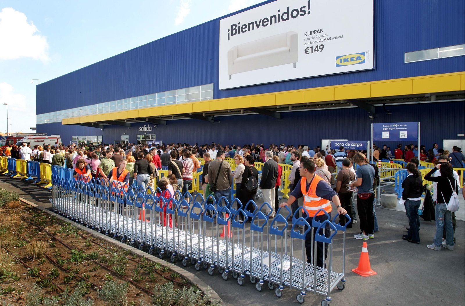 Colas en IKEA de Málaga.