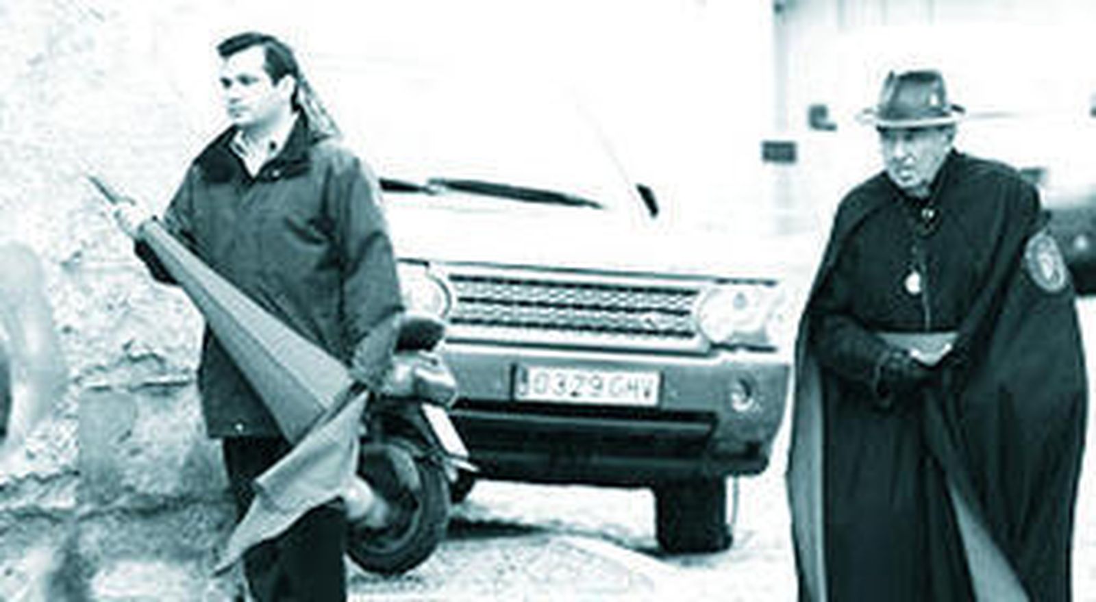 Bohórquez, en el Martes Santo de 2011, el último en el que se vistió de hermano en Los Judíos.