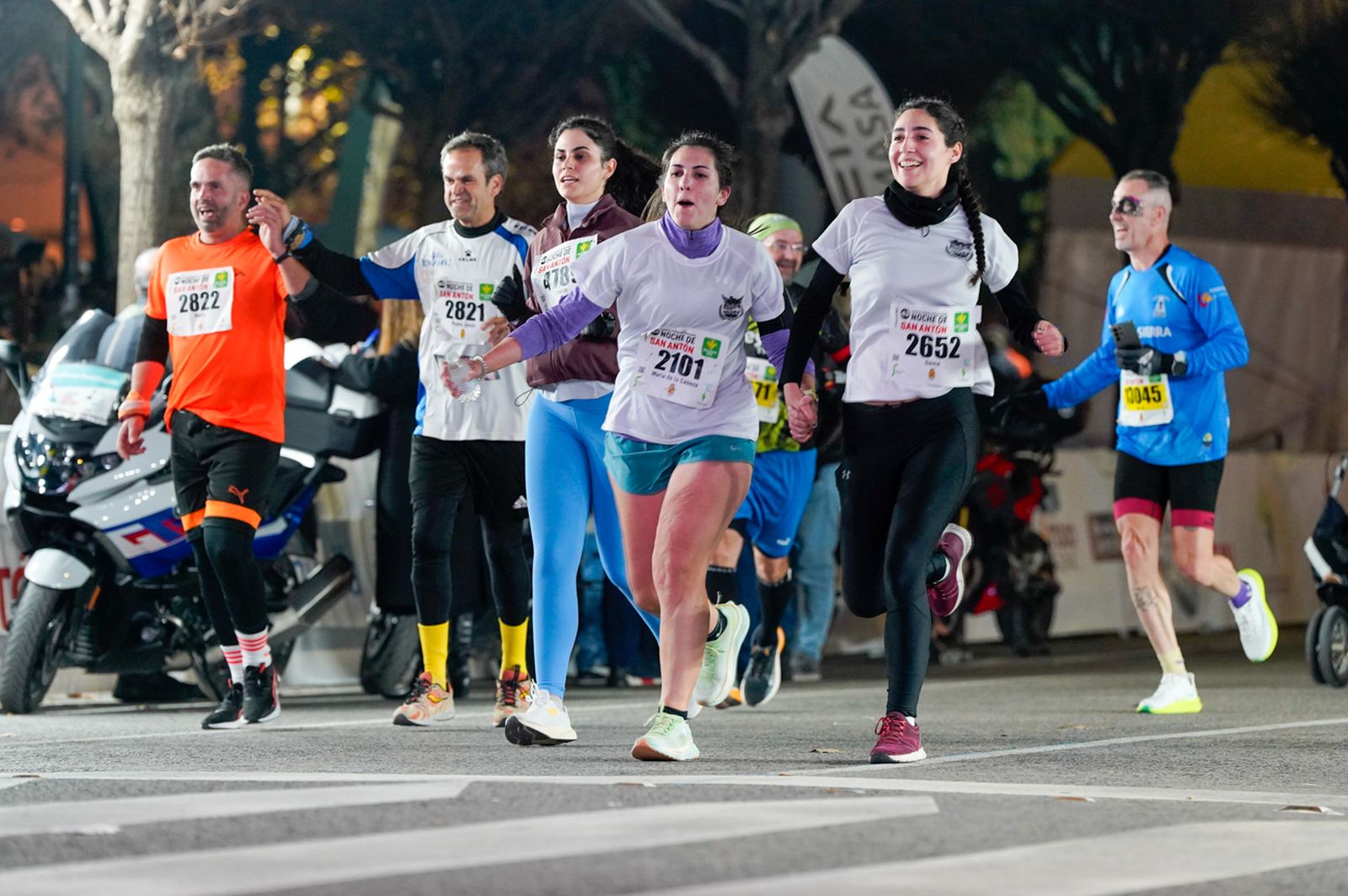 En imágenes: búscate en tu llegada a meta de la Carrera de San Antón 2026 (4)