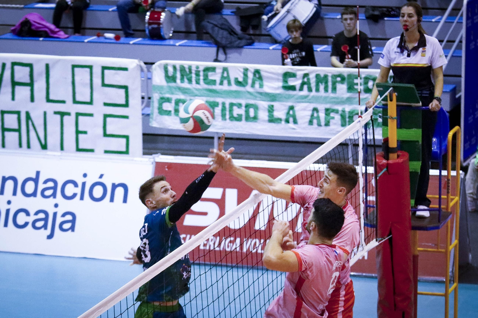 Unicaja Costa de Almería-Arenal Emeve de la Superliga, en imágenes