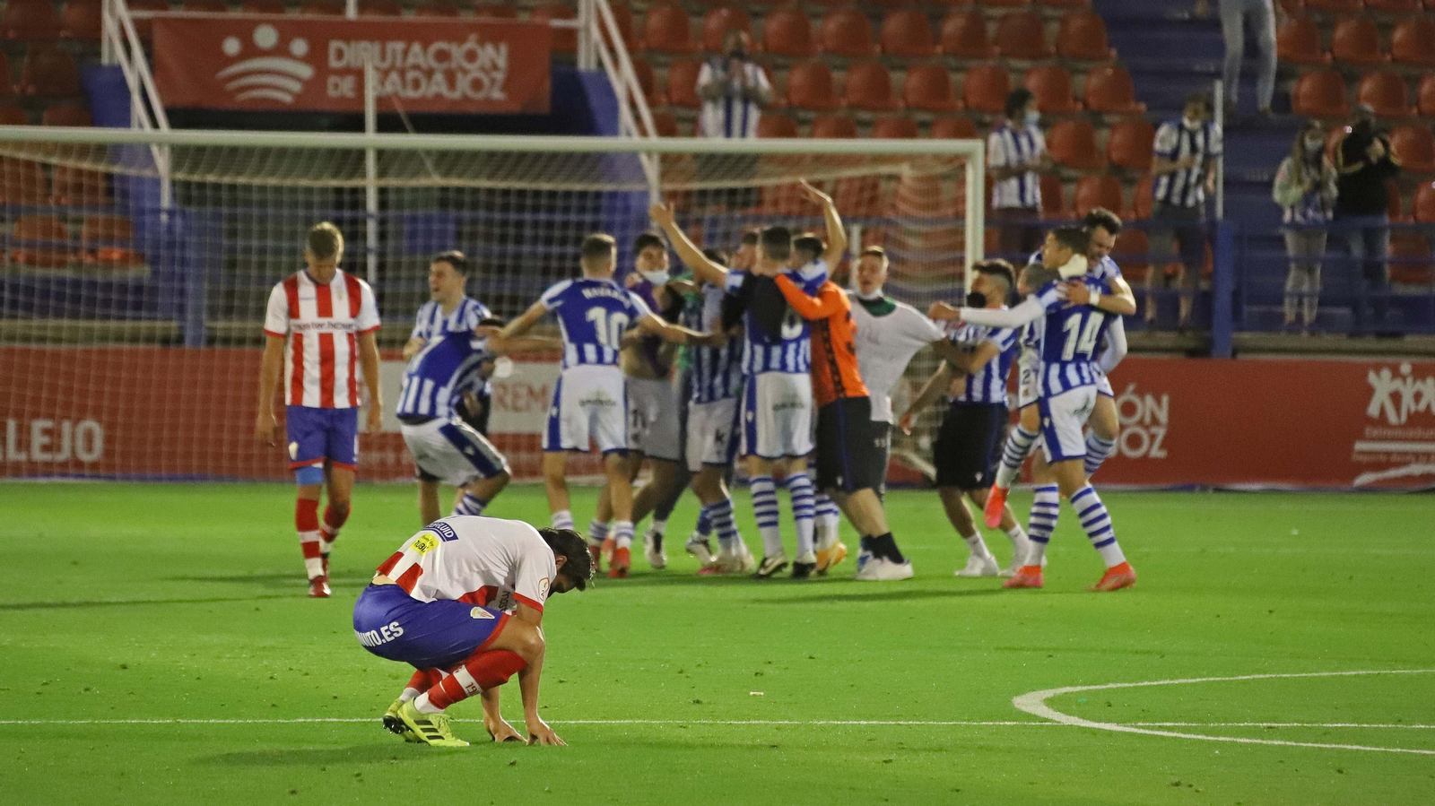 Las mejores fotos del Real Sociedad B - Algeciras CF