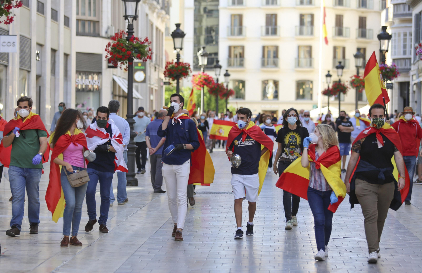 Las fotos de la cacerolada en Málaga contra el Gobierno por el coronavirus