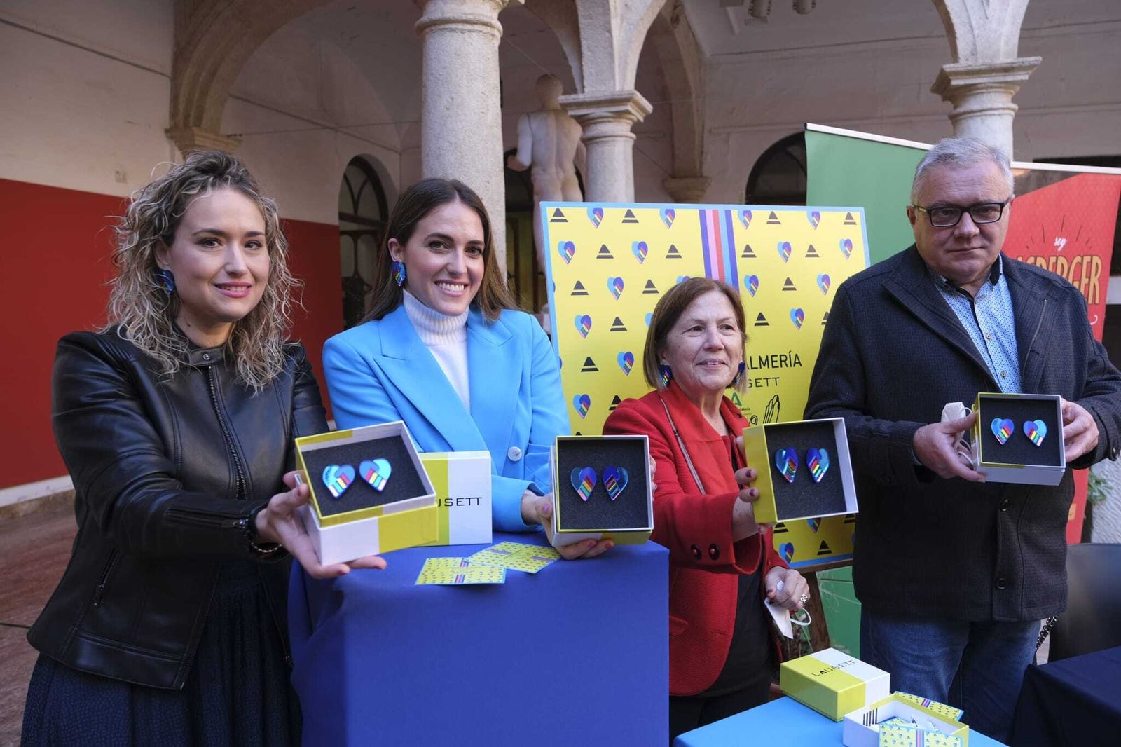 Pendientes solidarios de Lausett para concienciar sobre el síndrome de Asperger