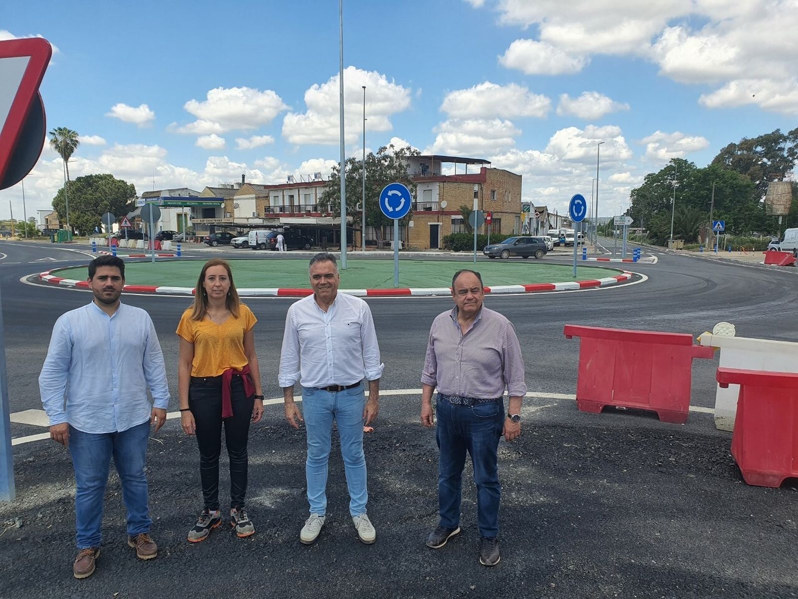 García Félix, junto a los concejales de Urbanismo y Servicios Municipales, y la arquitecta municipal.