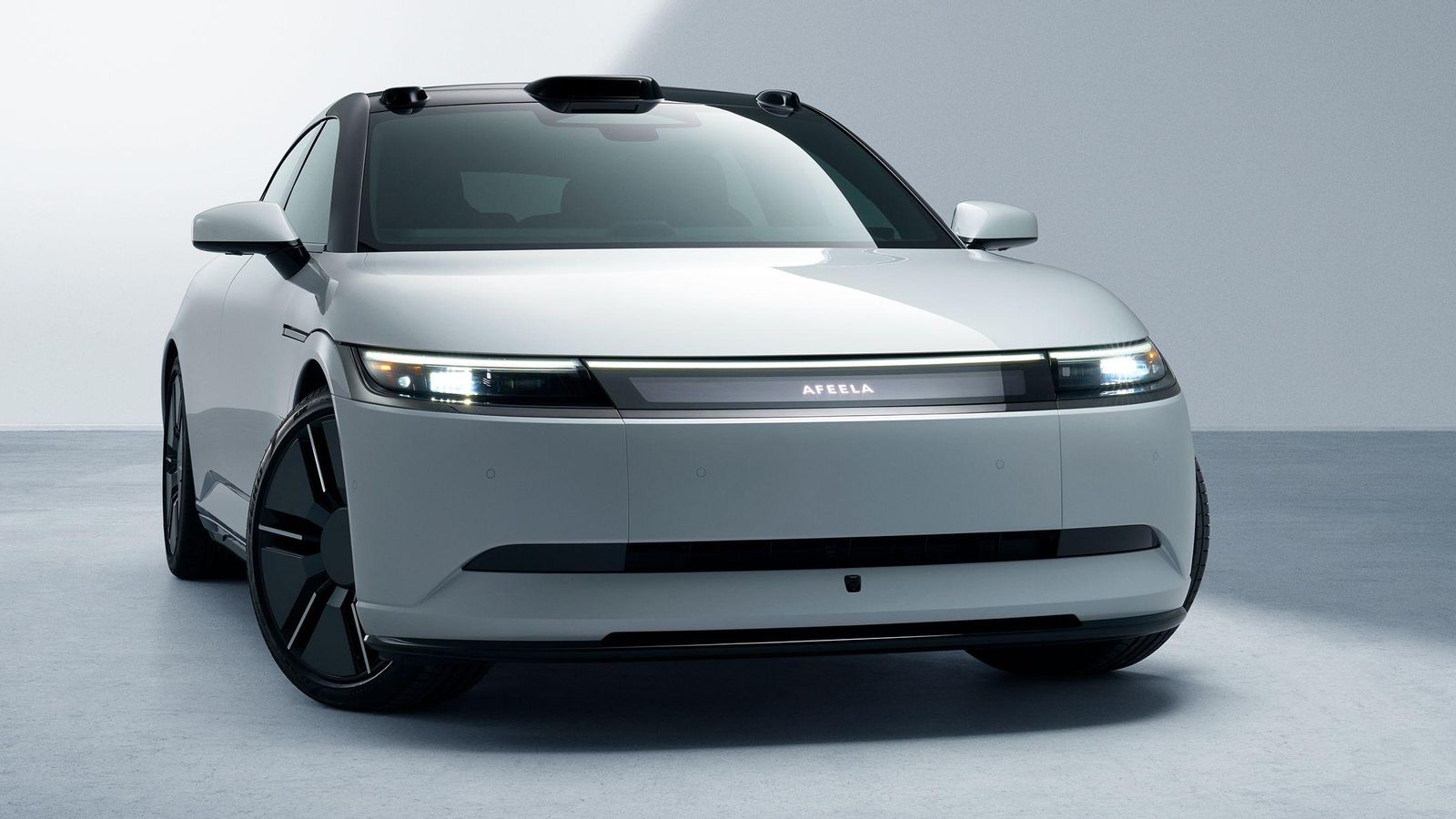 El Afeela 1 es el primer coche que será producido por SHM, la empresa conjunta de Sony y Honda. Por el momento, la comercialización en Europa no aparece en los planes de la compañía. El Afeela 1 es el primer coche que será producido por SHM, la empresa conjunta de Sony y Honda. Por el momento, la comercialización en Europa no aparece en los planes de la compañía.