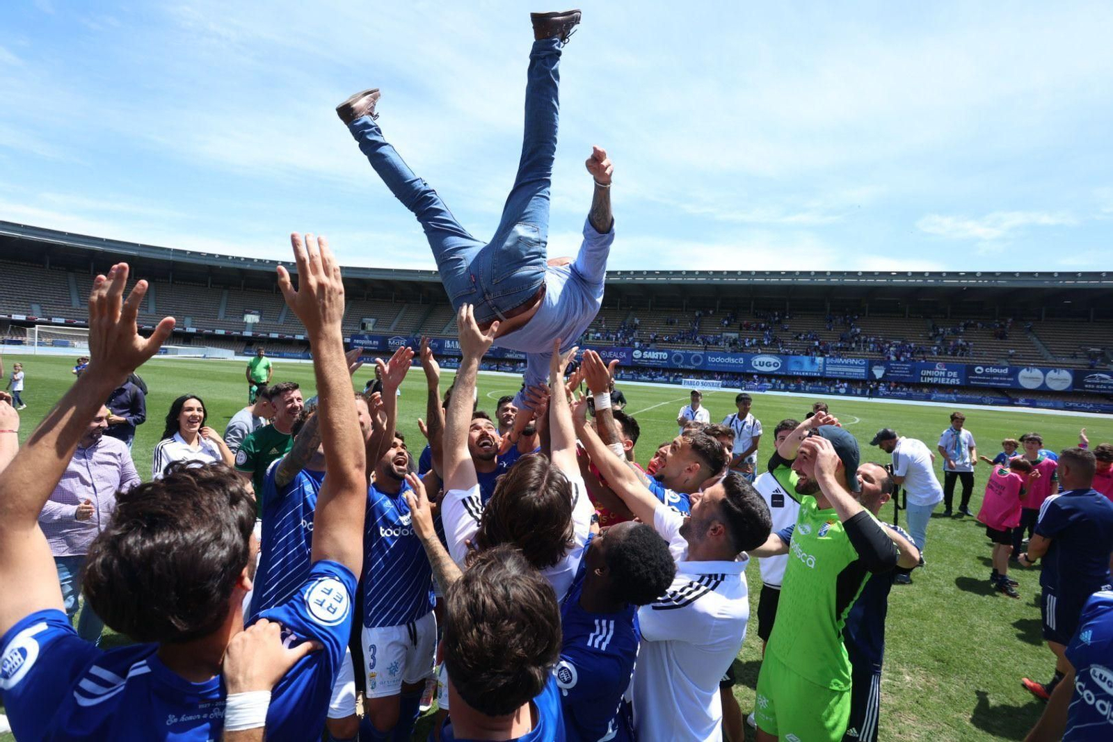 Imágenes de la celebración del Xerez CD del ascenso virtual a Segunda RFEF Imágenes de la celebración del Xerez CD del ascenso virtual a Segunda RFEF