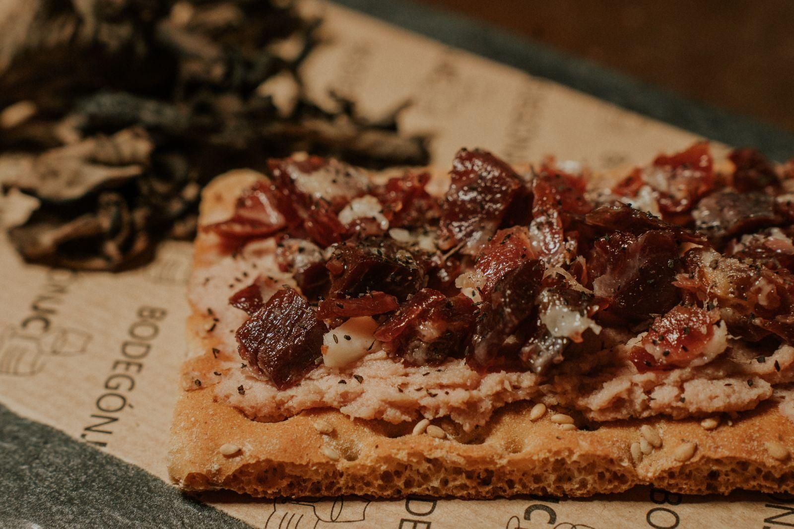 Tosta de la muerte. BODEGÓN JC