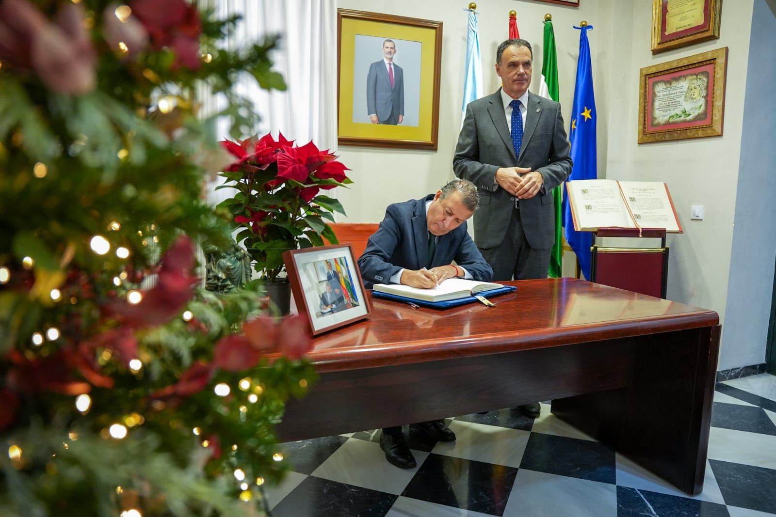 Firma en Lebrija de las nuevas viviendas públicas con el apoyo de la Diputación