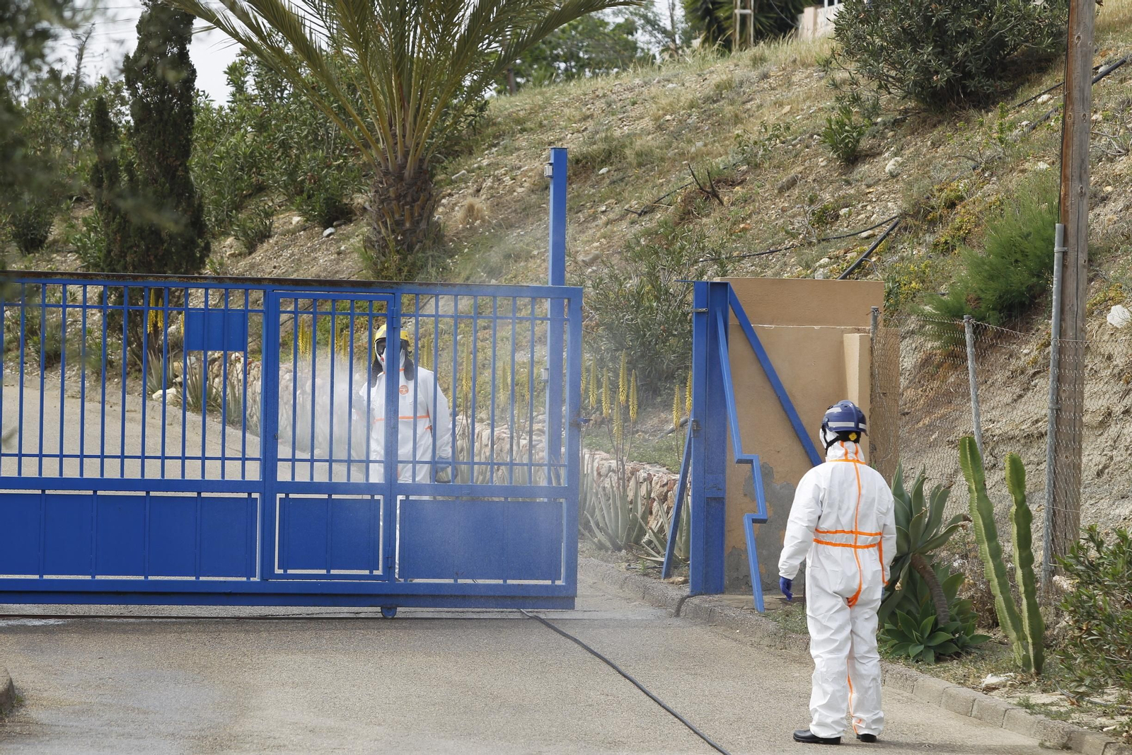 Fotogalería actuación INFOCA y UME por el coronavirus en Almería. Covid-19