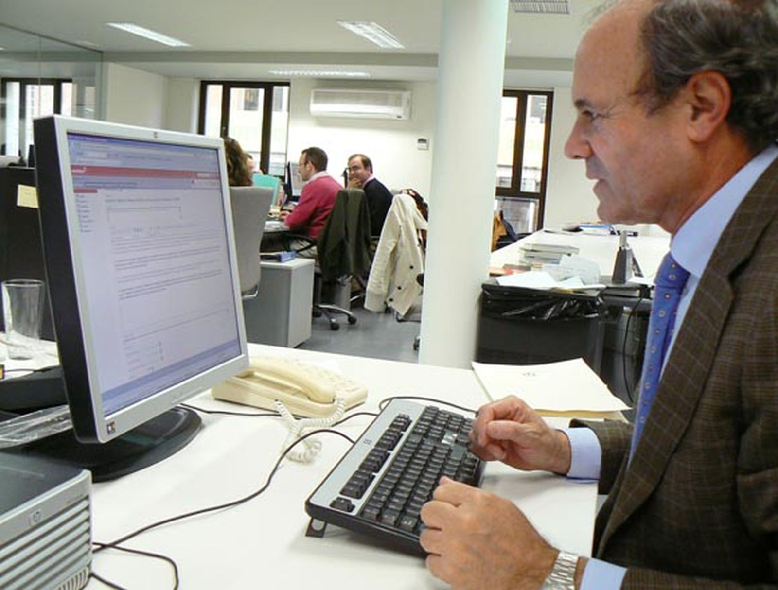 Manuel Román: "El sitio natural de las nuevas hermandades está en sus barrios"