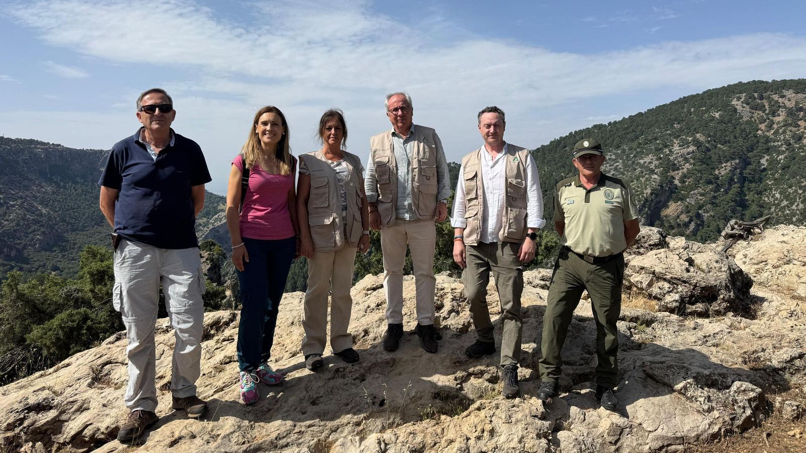 Suelta de un quebrantahuesos en el Centro de Cría de Guadalentín.