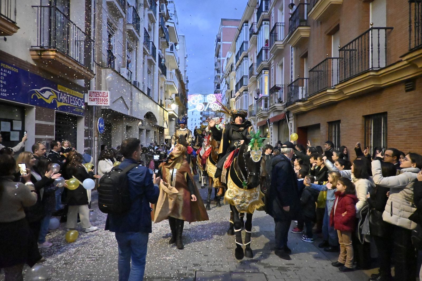 Las mejores fotografías de la llegada de los Reyes Magos a Huelva